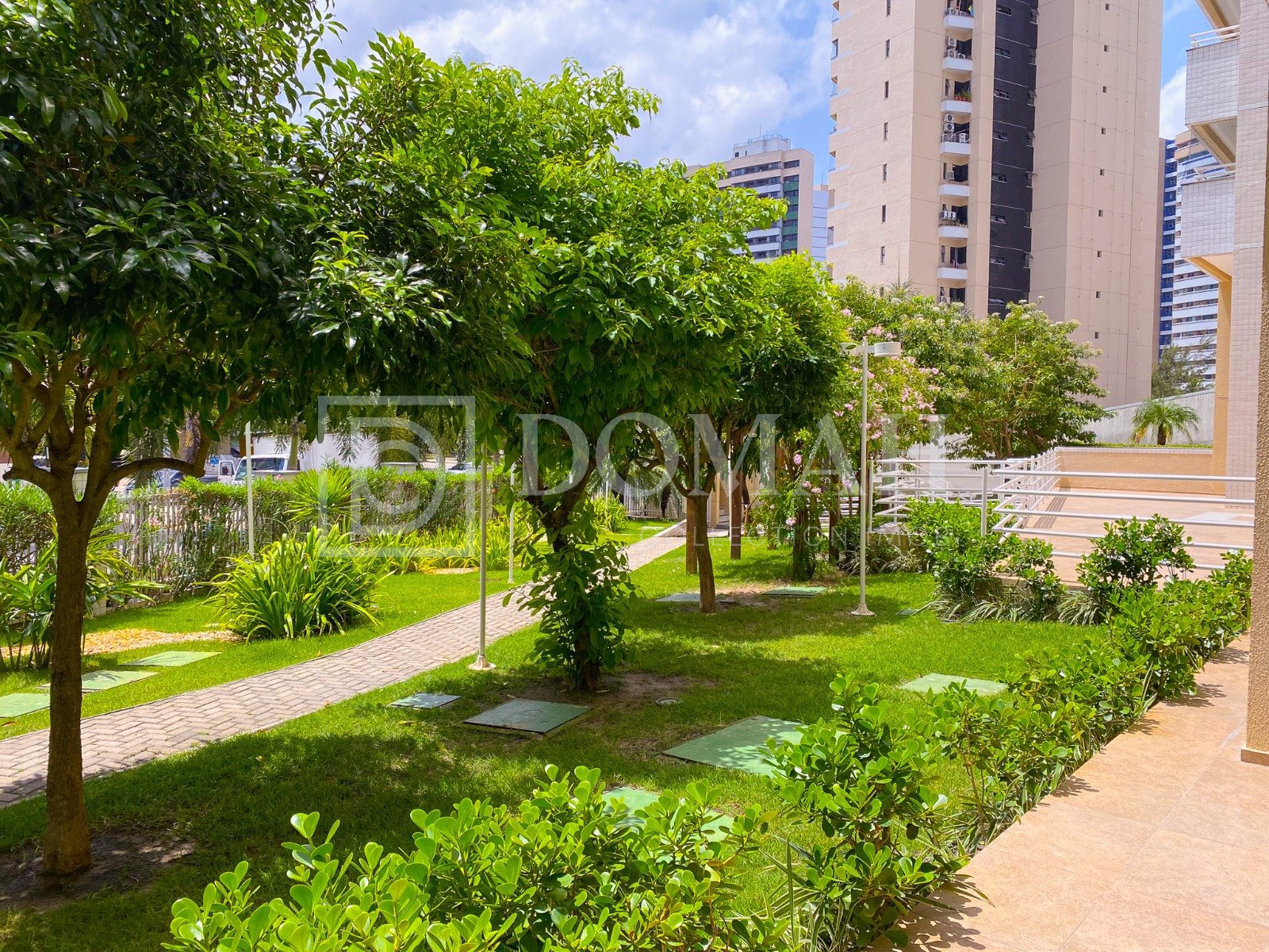 Foto 20 do imóvel Apartamento Exclusivo Frente à Praça no Parque Del Sol | 73 m² - Portal de Ávila