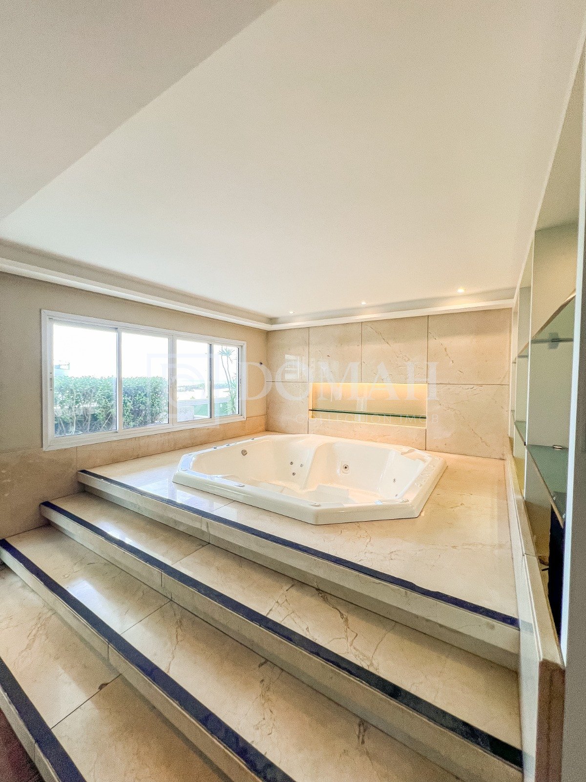 Foto 21 do imóvel Seu refúgio na Beira-Mar | 70 m², 1 quarto amplo com vista para o mar