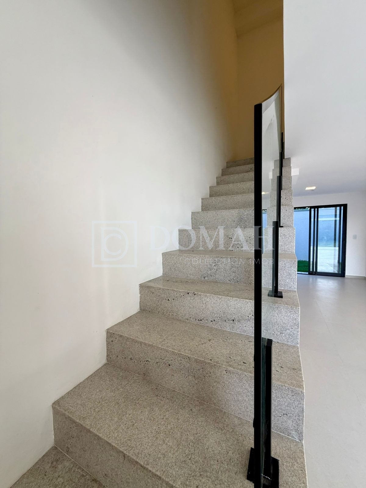 Foto 11 do imóvel Casa duplex em rua privativa