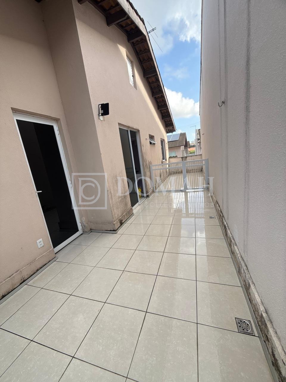 Foto 18 do imóvel Casa duplex em condomínio fechado